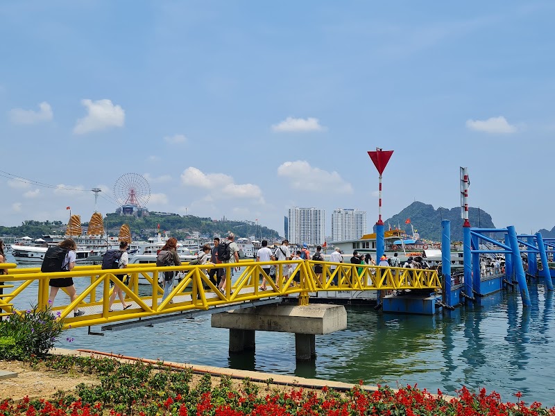 Cảng tàu khách Quốc tế Hạ Long - Cảng tàu khách Quốc tế Hạ Long 9, đường Hạ Long, Bãi Cháy, Quảng Ninh, Vietnam
