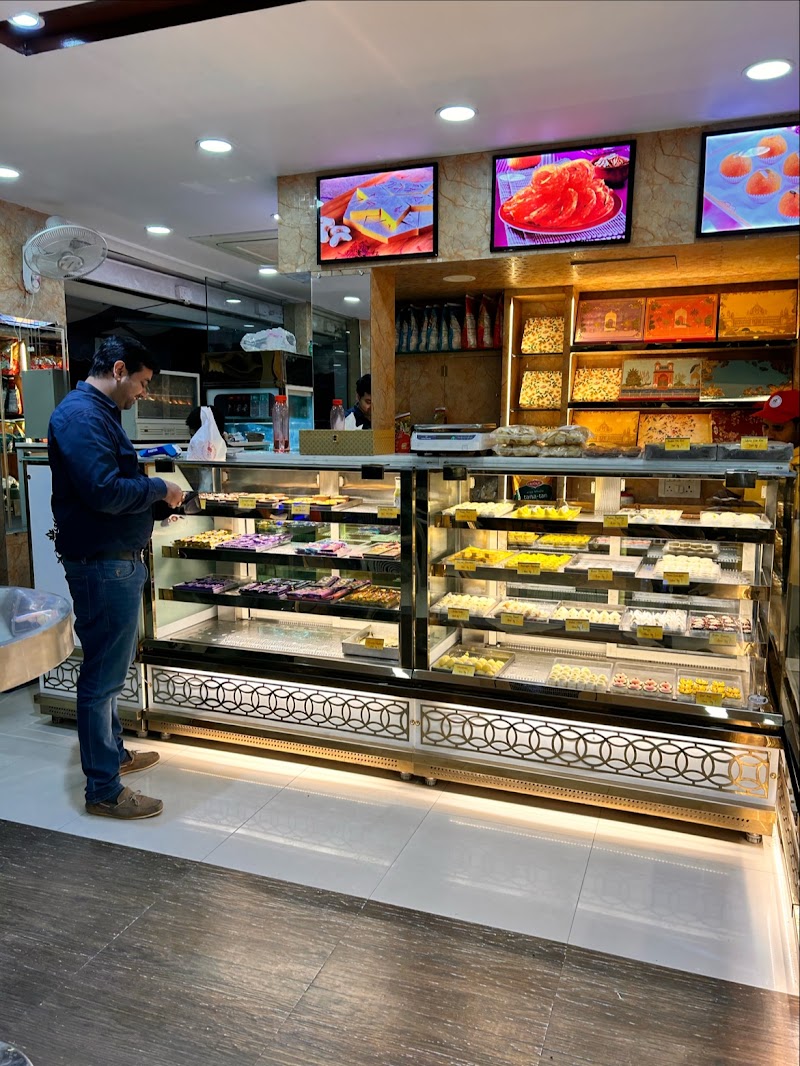 Makhan Bhog Sweets and Fast Food - Makhan Bhog Sweets and Fast Food Tower no. 75, Ambabari Shoping Centre, Ambabari, Vidyadhar Nagar, Jaipur, Rajasthan 302016, India