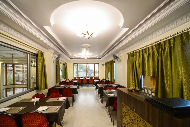 Hotel Yks - Hotel Yks CAD Cir, near CAD Command Area Development, opposite Dusshera Ground, Pratap Nagar, Dadabari, Kota, Rajasthan 324009, India