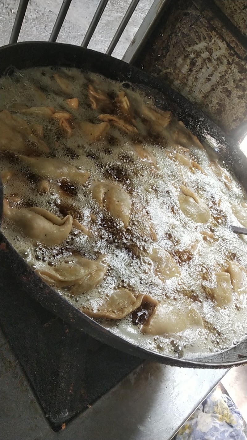 Deepu Samosa Shop. - Deepu Samosa Shop., Jain Mandir market, 229, Masjid Moth Rd, near jain Mandir, South Extension II, Masjid Moth Village, New Delhi, Delhi 110049, India