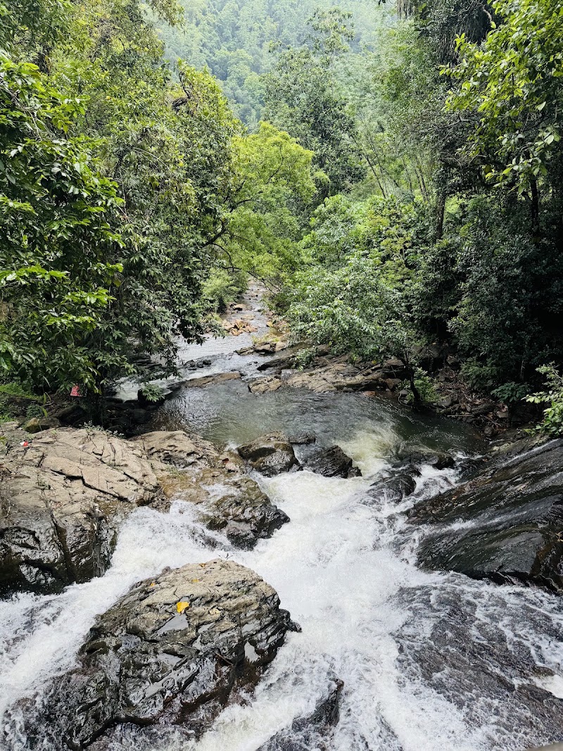 Ranmudu ella Waterfall - Ranmudu ella Waterfall, V57C+R9X, Ranmudu Ella Rd, Labugama, Sri Lanka