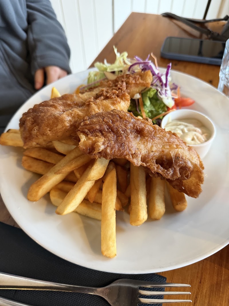 Lake Bar - Lake Bar, 155 Ardmore Street, Wānaka 9305, New Zealand