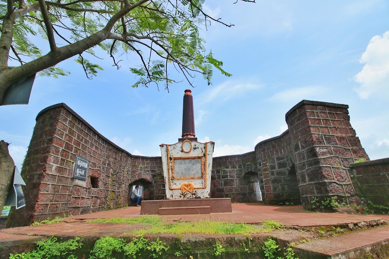 Ratna Durga - Ratna Durga, Ratnadurg Killa, Bhagwati Fort And Light House, Ratnagiri, Maharashtra 415612, India