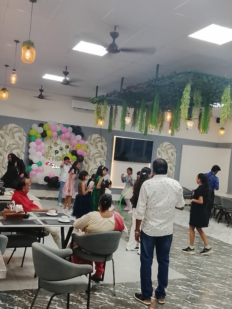 The Country Hub Restro - The Country Hub Restro The country hub, opposite GLS Avenue, Nawada Fatehpur, Sector 86, Gurugram, Haryana 122204, India