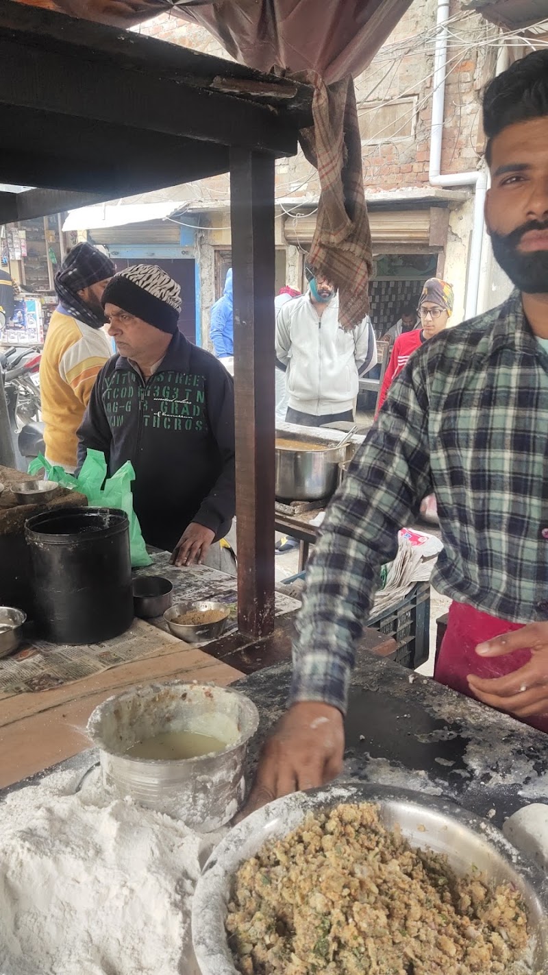 Pawan Kulche Wale - Pawan Kulche Wale, JV7P+Q85, Unnamed Road, Near Guru Nanak Pura,Tahli Wala Chowk,Near Barsati Nala,Bazar No. 4, Ram Singh Colony, Kotatma Ram, Amritsar, Amritsar Cantt., Punjab 143006, India