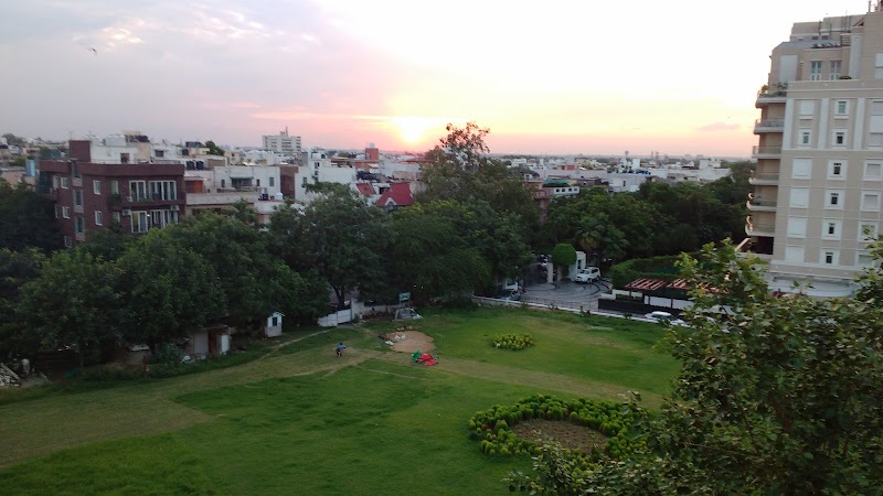 DLF Queens Court - DLF Queens Court Queens Court, Block E, Gurdwara Rd, VSNL Colony, Greater Kailash II, Greater Kailash, New Delhi, Delhi 110019, India