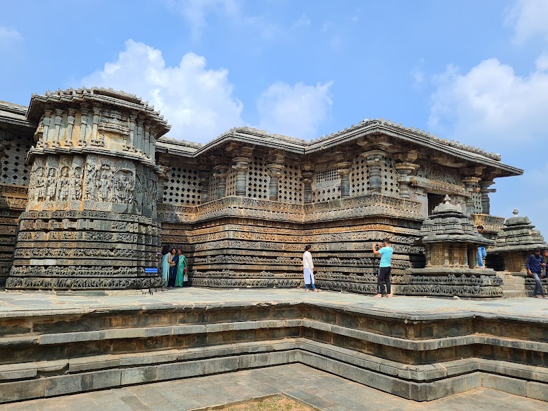 Halebidu - Halebidu 6X7V+7Q7, Halebeedu, Karnataka 573121, India