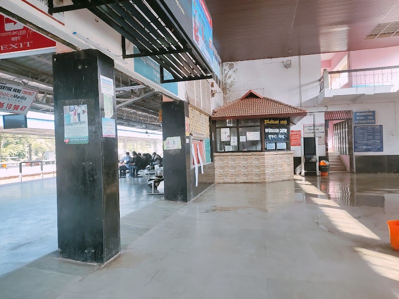 Alappuzha Railway Station - Alappuzha Railway Station, Kunnumpuram, Alappuzha, Keralam 688012, India