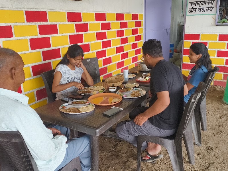 Hotel Dhawal and family restaurant - Hotel Dhawal and family restaurant, M4CR+38, Peth, Maharashtra 441214, India