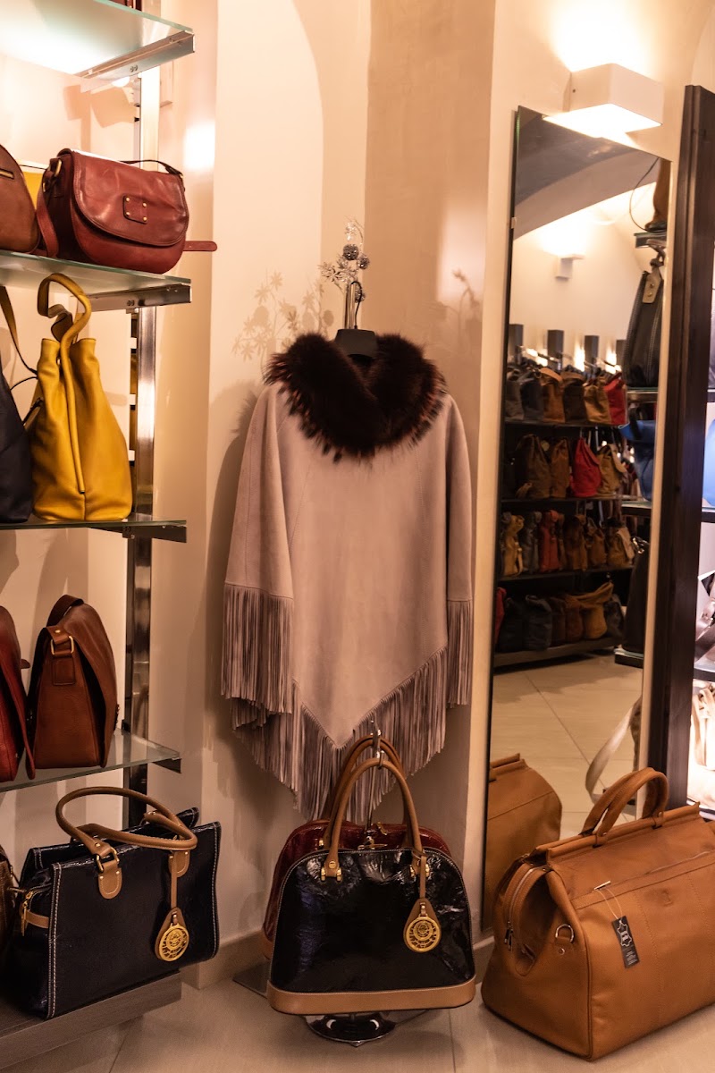AJ Leather Factory - AJ Leather Factory, Borgo dei Greci, 14, 50122 Firenze FI, Italy