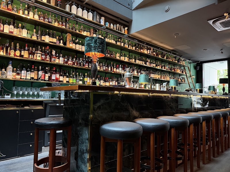 Embury Bar Frankfurt am Main - Embury Bar Frankfurt am Main, Thurn-und-Taxis-Platz 10, 60313 Frankfurt am Main, Germany