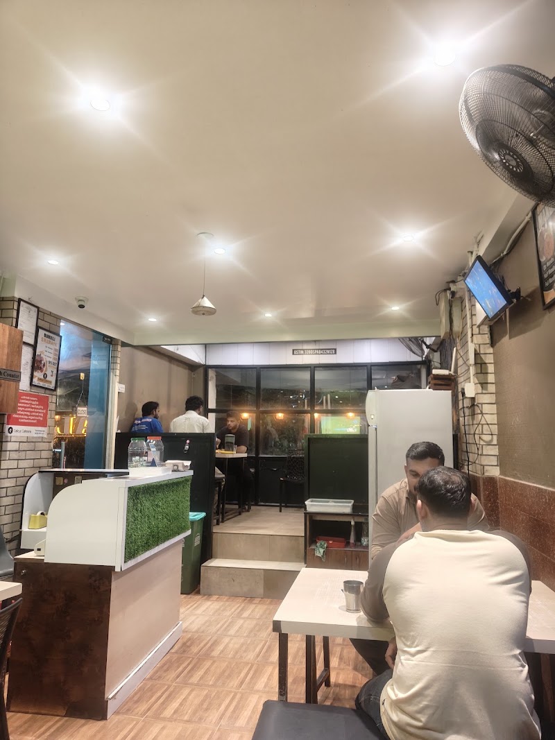 Calicut Cafeteria - Calicut Cafeteria, 332, Mini Bypass Rd, Near M.I.M.S Hospital, Govindapuram, Kozhikode, Kerala 673016, India