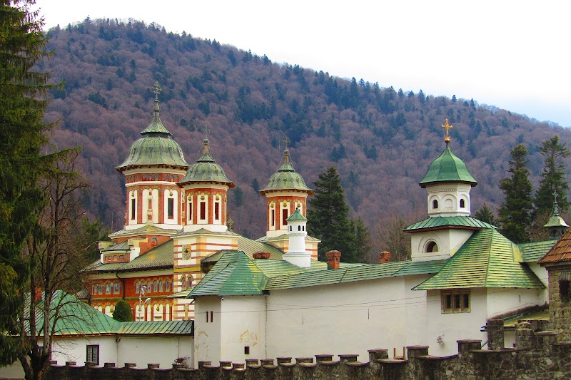 Sinaia Monastery - Sinaia Monastery, Strada Mănăstirii 2, 106100 Sinaia, Romania