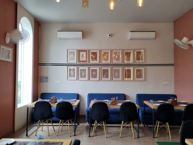 The Circle Lounge - The Circle Lounge 6766+65C, Durg, Bhilai, Chhattisgarh 491001, India