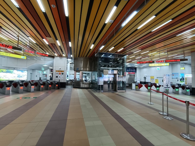 Kaohsiung Station - Kaohsiung Station, No. 318號, Jianguo 2nd Rd, Gangxi Village, Sanmin District, Kaohsiung City, Taiwan 807