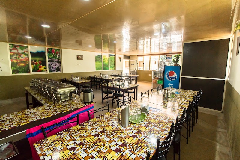 Munnar group booking - Munnar group booking, road, Silent Valley, Munnar, Kerala 685612, India