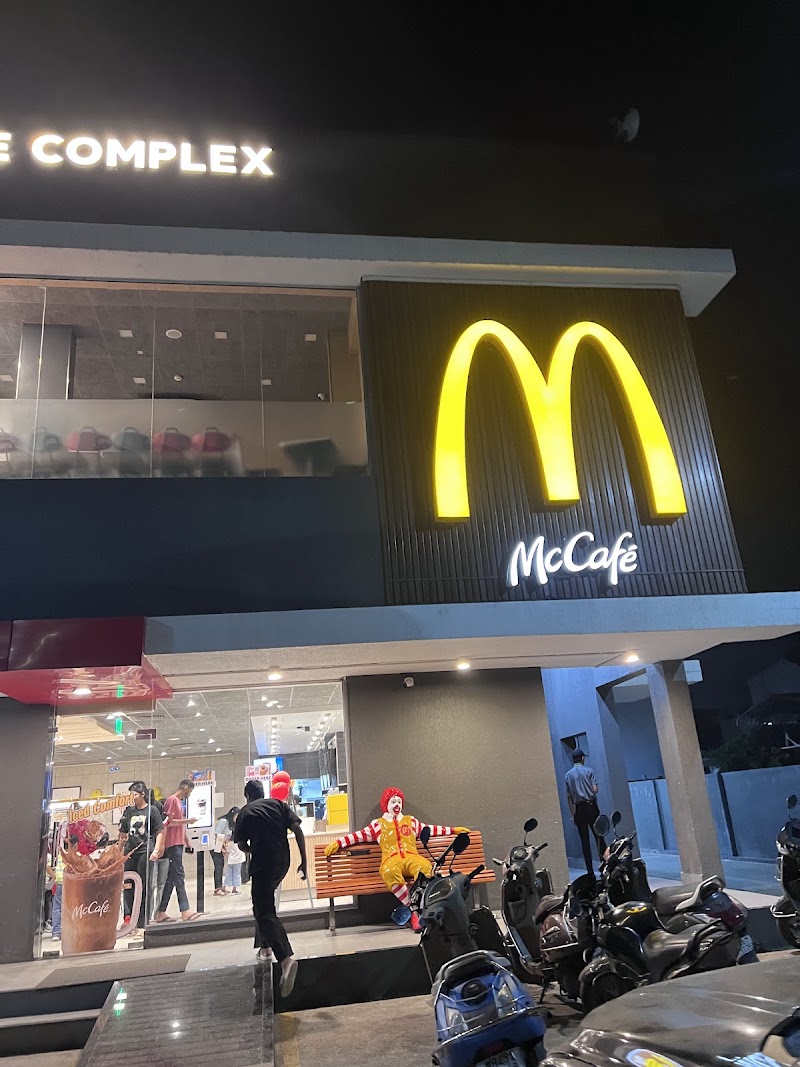 McDonald's - McDonald's, Plot no.128A & 128B, City Survey No.652, Kh.no. 40 and41, Joras Co-Operative Housing society, Layout, Katol Rd, Friends Colony, Mouza-Borgaon, Narmada Colony, Nagpur, Maharashtra 440013, India