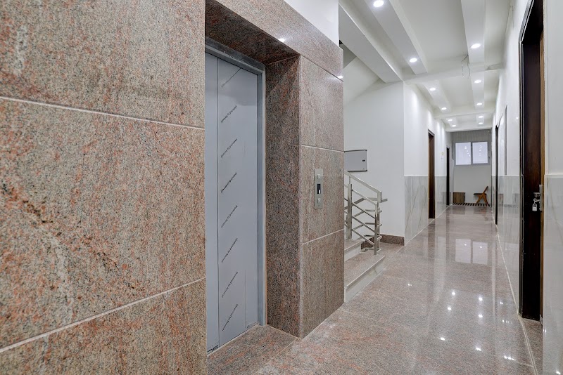 Hotel O by OYO Prince Stay - Hotel O by OYO Prince Stay Plot No- A-14/29, near pari chowk, Knowledge Park III, Noida, Ruhallapur, Uttar Pradesh 201310, India
