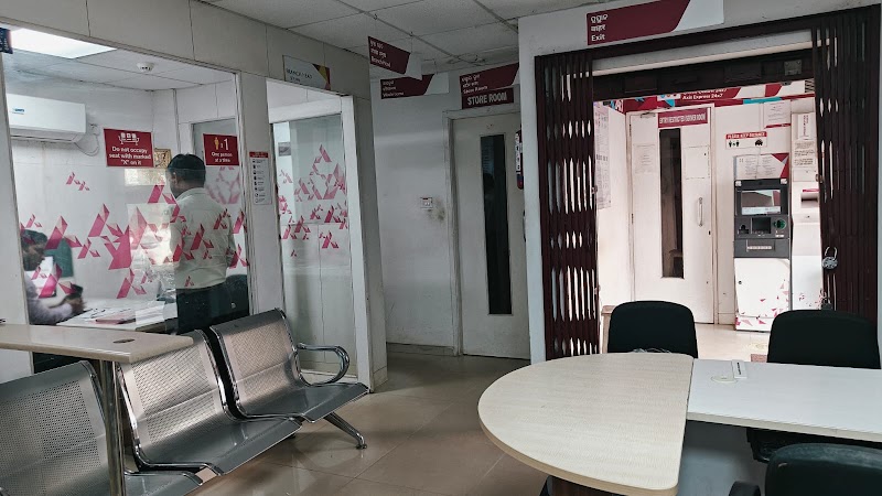 Axis Bank - Khariar road - Axis Bank - Khariar road, Ground Floor, Infront of, Leela Tower, Government Hospital, NH 353, Khariar Road, Baniyatora, Odisha 766104, India