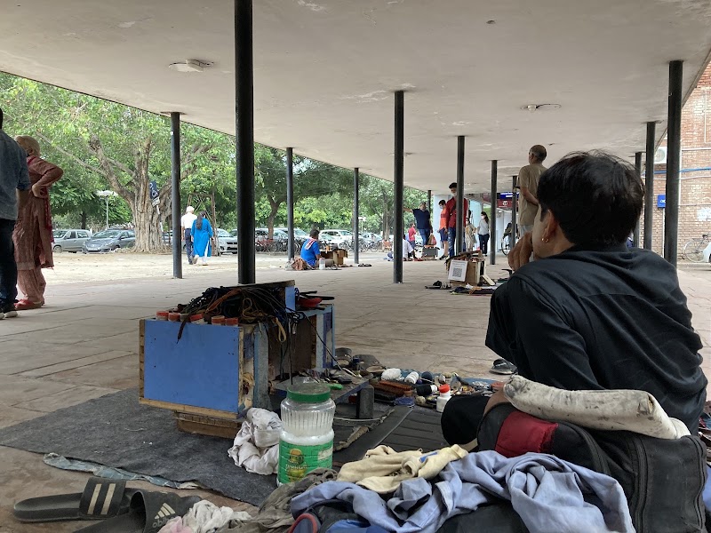 Sector 17 Plaza - Sector 17 Plaza, PQRJ+6R8, Shopping Plaza, 17E, Sector 17, Chandigarh, 160017, India