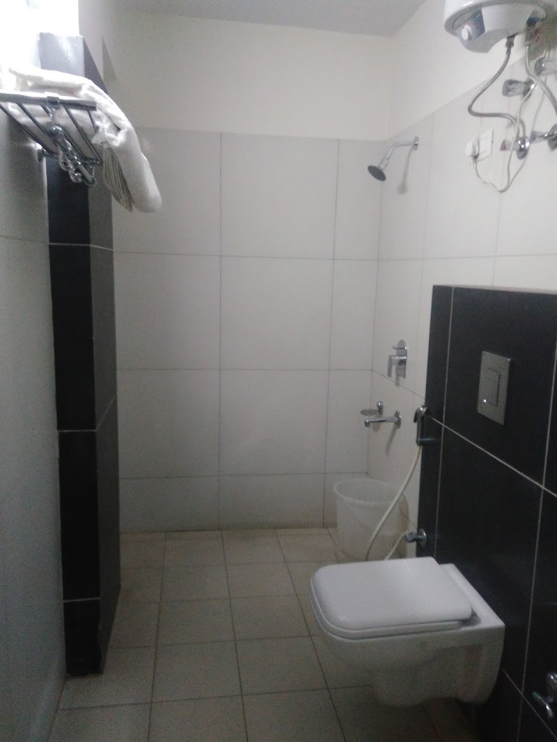 OYO 14427 Hotel RK Palace - OYO 14427 Hotel RK Palace, rnb chittorgarh d.i.c office, WJ8F+HGP, RIICO Industrial Area, Chittorgarh, Rajasthan 312001, India