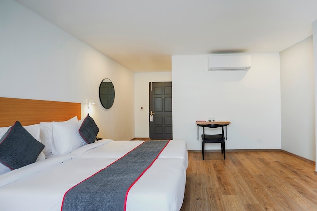 Townhouse by OYO Hotel Royal Adress Nearest Parthala Chowk - Townhouse by OYO Hotel Royal Adress Nearest Parthala Chowk Plot No.104, Garhi Chaukhandi, Sector 121, Noida, Uttar Pradesh 201307, India