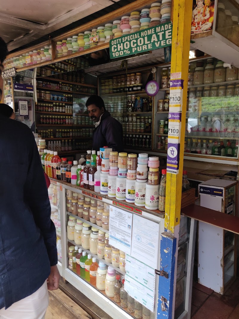 Singara Tea Factory Outlet - Singara Tea Factory Outlet 8RX7+FG2, Dolphin's Nose Rd, Alwarpet, Burliyar, Coonoor, Tamil Nadu 643101, India