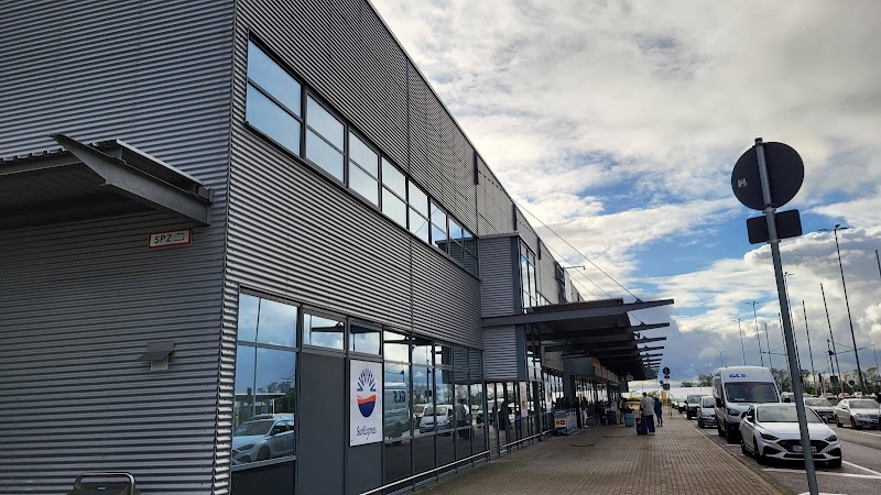 Die TUI am Flughafen Saarbrücken - Die TUI am Flughafen Saarbrücken Balthasar-Goldstein-Straße 24, 66131 Saarbrücken-Halberg, Germany