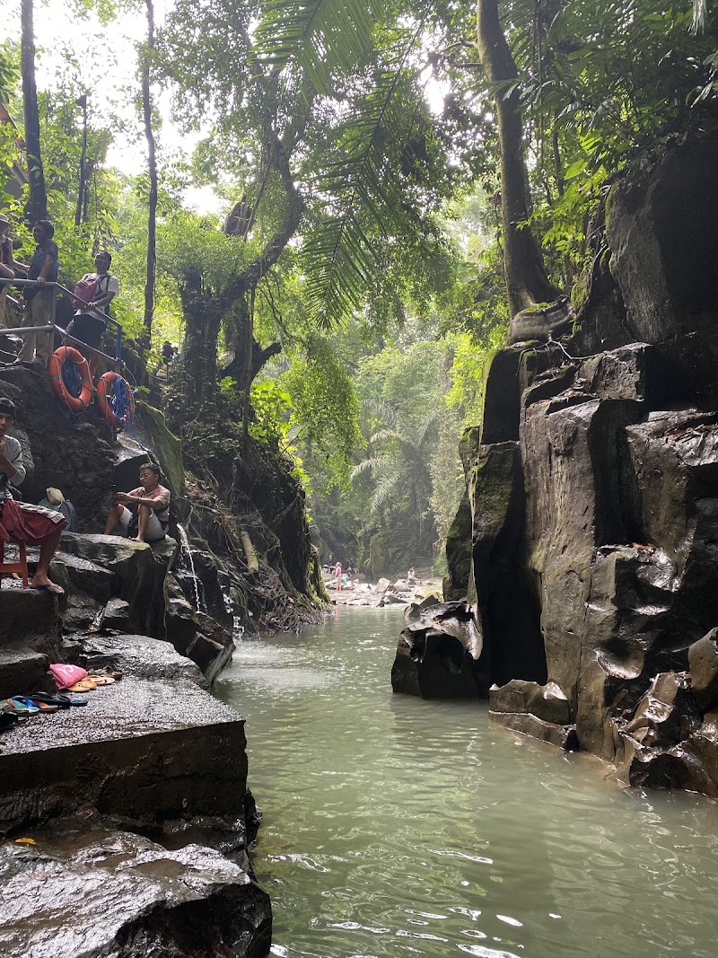 Kanto Lampo Waterfall - Kanto Lampo Waterfall Jl. Kanto Lampo Waterfall, Beng, Kec. Gianyar, Kabupaten Gianyar, Bali 80513, Indonesia