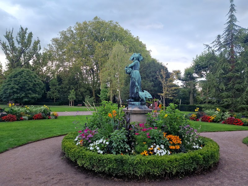 Sstatue de Lison à l'Oie