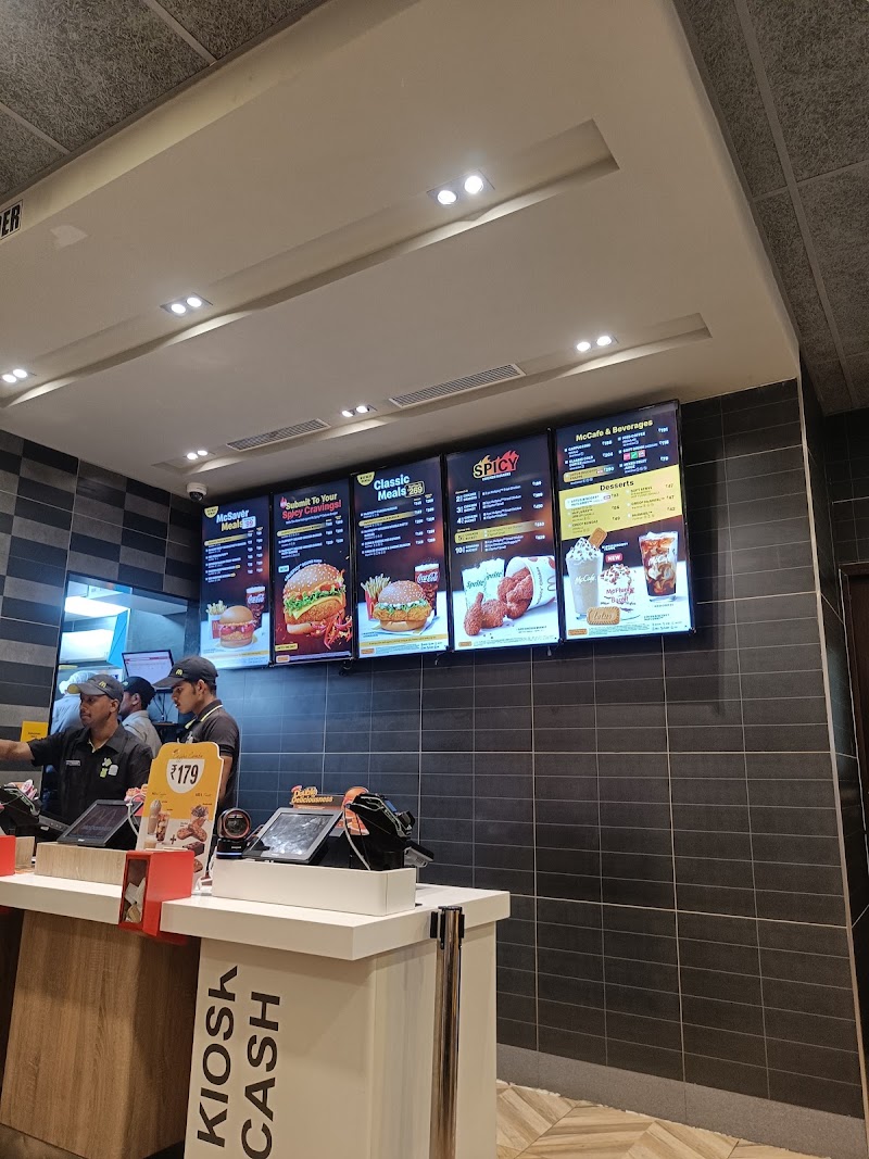 Mcdonald's - Mcdonald's, Surya Treasure Island Mall, Junwani Rd, near Apollo Hospital, Smriti Nagar, Bhilai, Surya Vihar, Chhattisgarh 490020, India