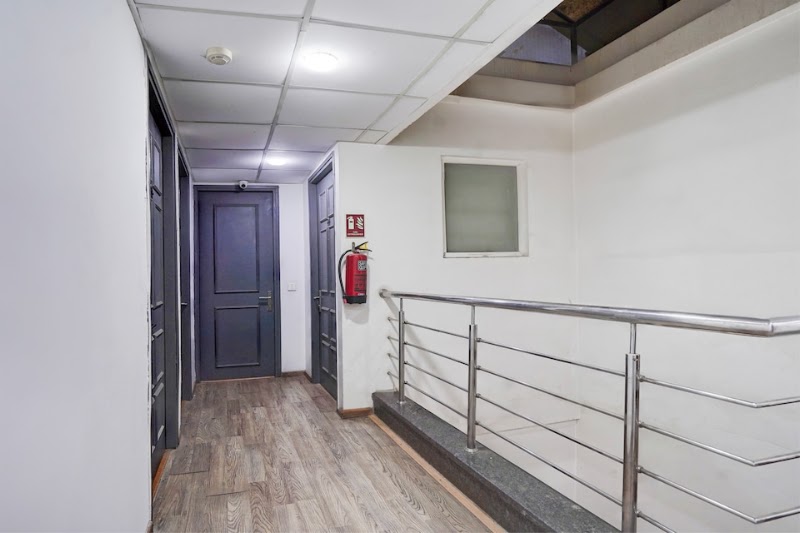 Townhouse Oak Golf Course Road - Townhouse Oak Golf Course Road Plot 2p, Sector 27, Urban Estate, Gurgaon Rapid Metro Phase 1 Station, Gurgaon Hotel, Metro Station, near Phase 1, Sector 27, Gurugram, Haryana 122009, India