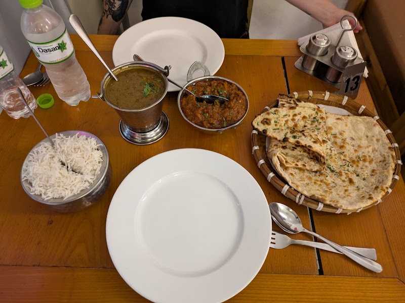 Maharaja Lounge - Authentic Indian 100% Veg Restaurant - Maharaja Lounge - Authentic Indian 100% Veg Restaurant 107 Đường Trần Hưng Đạo, Street, Phú Quốc, Kiên Giang 925000, Vietnam