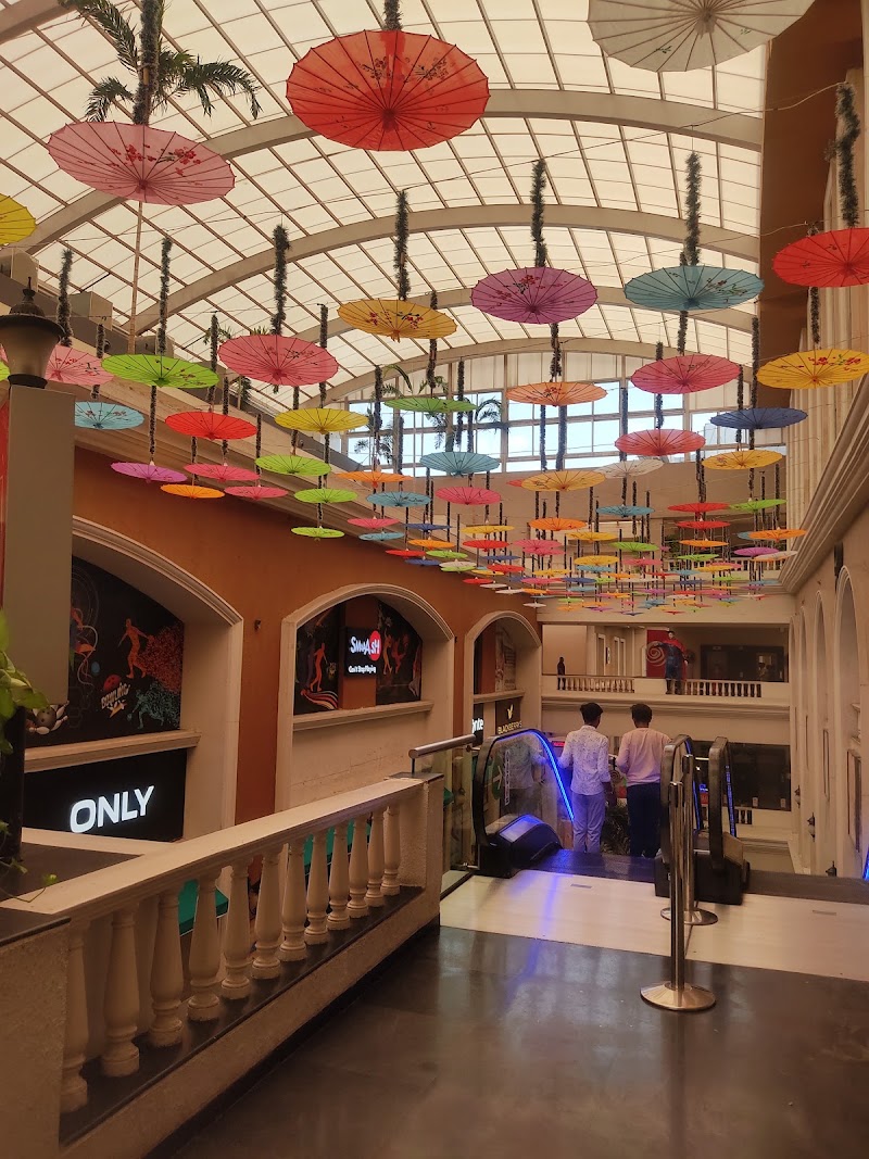 Shoppers Stop Ltd - Raipur - Shoppers Stop Ltd - Raipur, City Centre, Vidhan Sabha Rd, near Ambuja Realty Development Ltd, Adarsh Nagar, LIC Colony, Mowa, Raipur, Chhattisgarh 492007, India