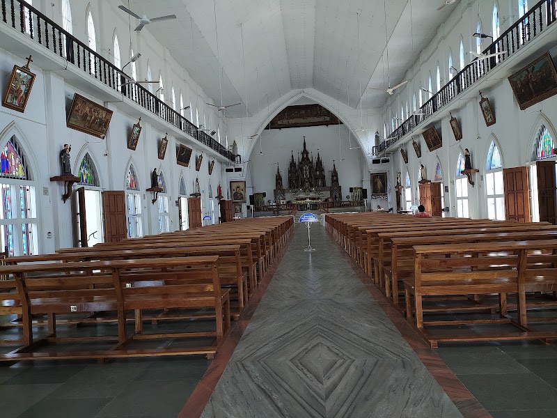 Mount Carmel Roman Catholic Cathedral - Mount Carmel Roman Catholic Cathedral F8WH+HHR Mount Carmel Catheedral, Convent Square, Sea View Ward, Alappuzha, Kerala 688001, India