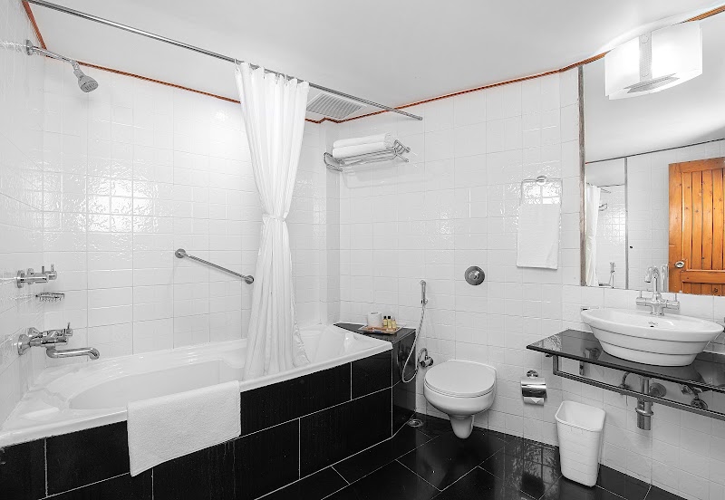 Honeymoon Inn - Honeymoon Inn The Mall, Shimla, Himachal Pradesh 171001, India