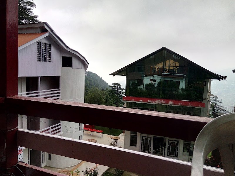 Wood Castle Hotel - Wood Castle Hotel Naag Mandir Road, kassal, 38FM+J4M, morh, Patnitop, Parbal, 182142