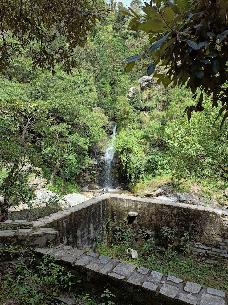 Bhalugaad Waterfall (Mukteshwar) - Bhalugaad Waterfall (Mukteshwar) Dhari-Pokrad Rd, Boranshi, Chaukhuta Chak Rooshi, Uttarakhand 263136, India