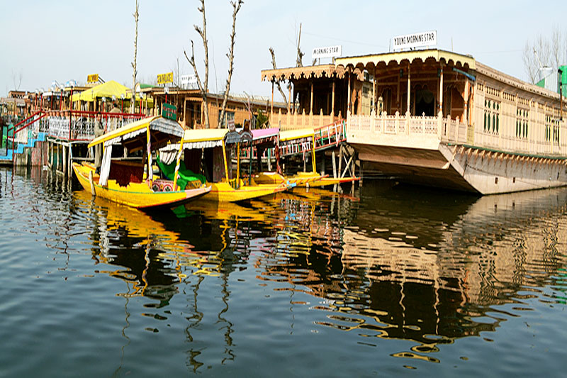 Morningstar Group Of Houseboats