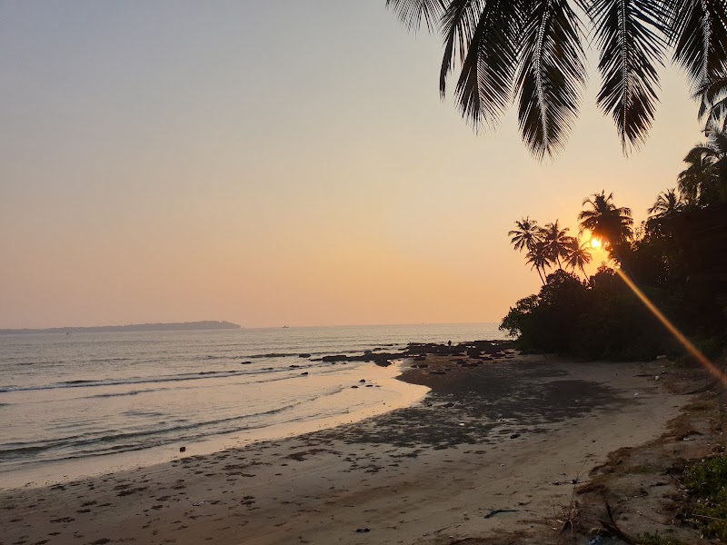 Quegdevelim Beach - Quegdevelim Beach Mandovi River, FRW4+9MQ, Reis Magos, Goa 403001, India