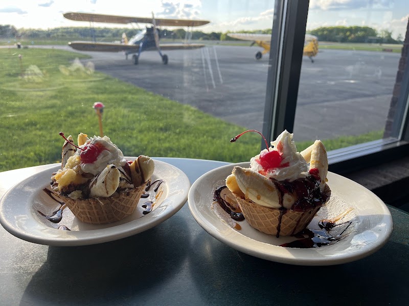 The Runway Ristorante & Lounge - The Runway Ristorante & Lounge, 1564 Airport Rd, Franklin, PA 16323, USA