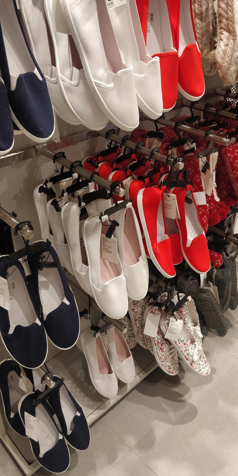 H&M - H&M 1st Floor, HUDA Metro station, North Wing, Sector 29, Gurugram, Haryana 122009, India