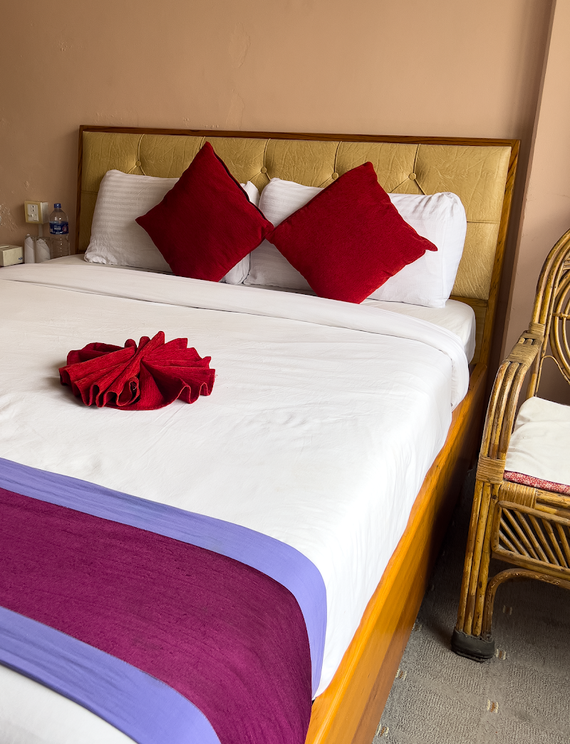 Hotel Lake n Yeti - Hotel Lake n Yeti, Lakeside Rd, Pokhara 33700, Nepal
