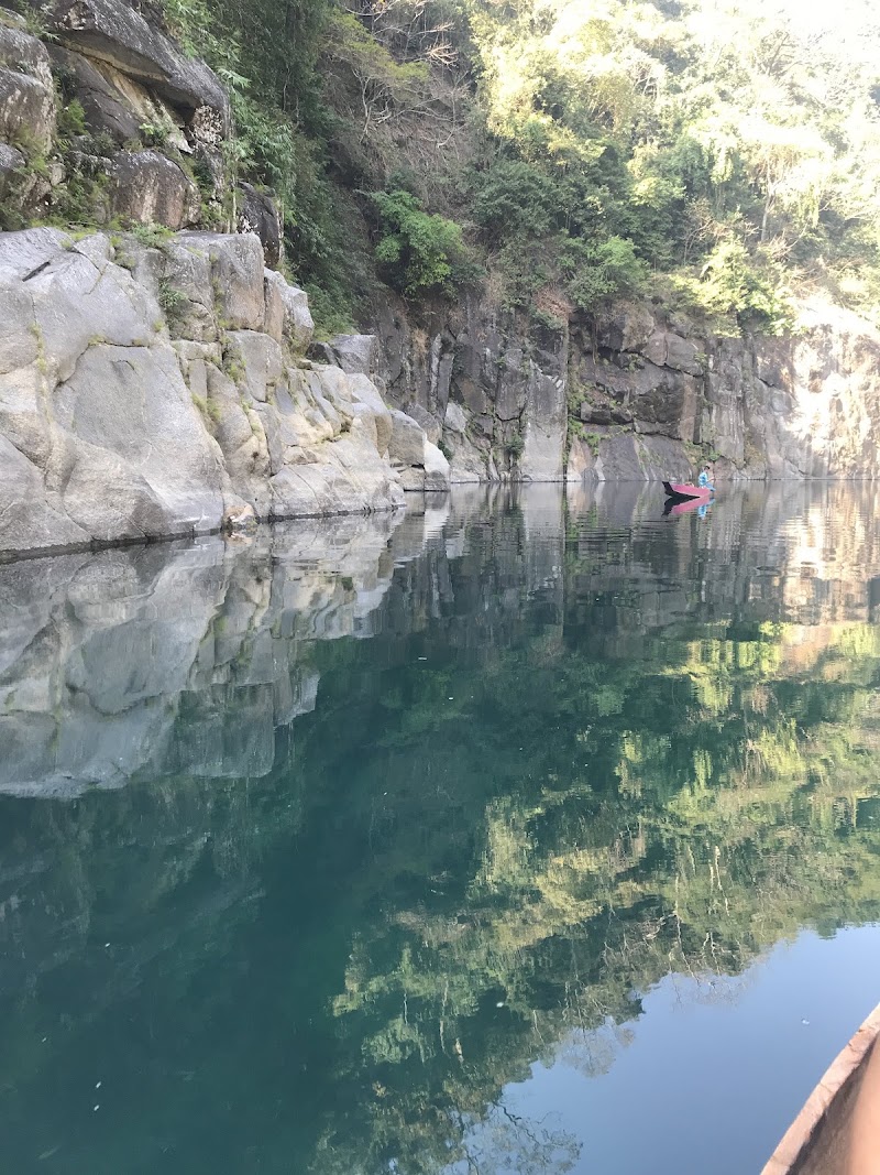 Shnongpdeng Kayaking - Shnongpdeng Kayaking, 6254+2PP, Shnongpdeng, Meghalaya 793109, India
