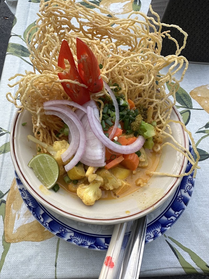 Try Me Thai & Vegetarian Restaurant - Try Me Thai & Vegetarian Restaurant No 170, Soi Samsen 4, Khwaeng Ban Phan Thom, Subdistrict, Krung Thep Maha Nakhon 10200, Thailand