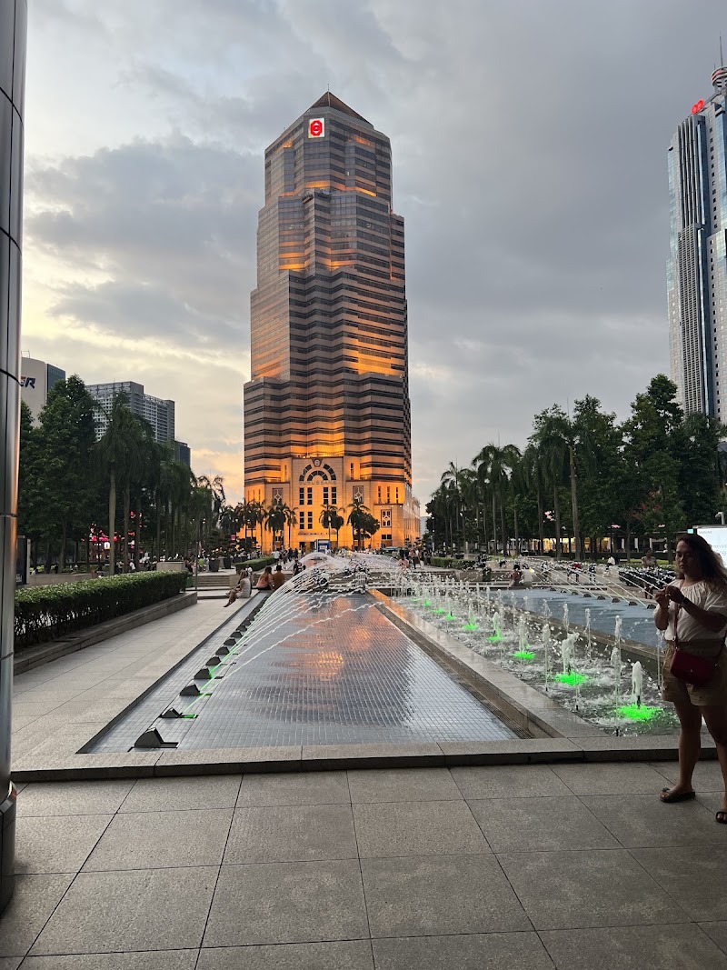 Petronas Twin Towers Photo Point - Petronas Twin Towers Photo Point Menara Berkembar Petronas, Kuala Lumpur City Centre, 50450 Kuala Lumpur, Wilayah Persekutuan Kuala Lumpur, Malaysia
