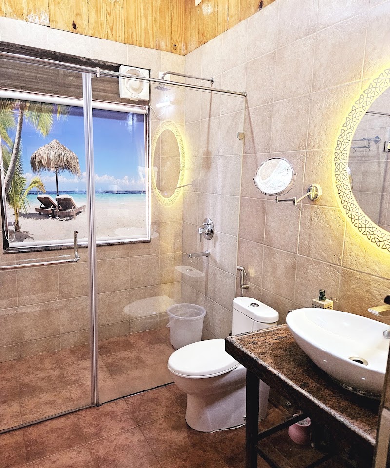 Shining Sand Beach Resort - Shining Sand Beach Resort, Baga Calangute Rd, Khobra Waddo, Baga, Calangute, Goa 403516, India