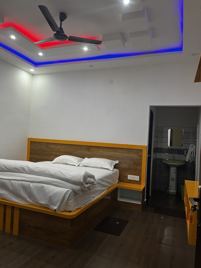 SADHNI REST HOUSE - SADHNI REST HOUSE, F7G8+R7G, J. W, F. S, Netarhat, Birjiatoli, Jharkhand 835218, India