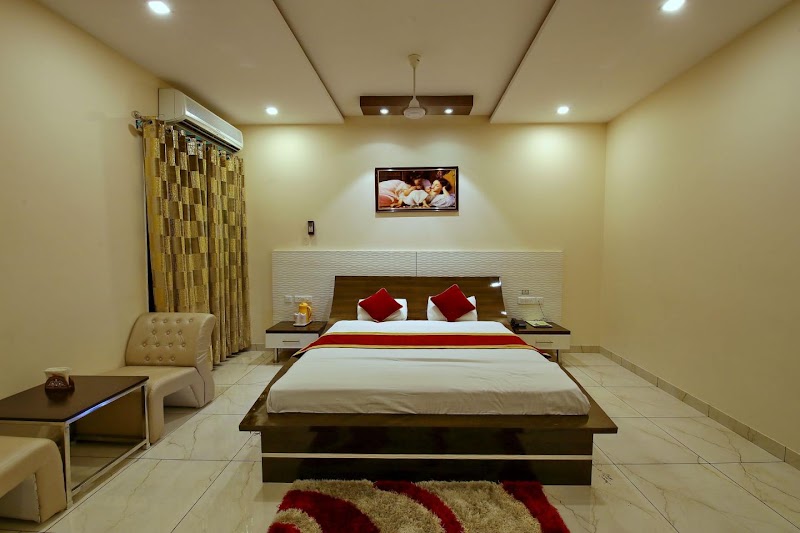 Hotel Maharaja Palace - Hotel Maharaja Palace, Sutehri Road, Near, Govt. College Chowk, Central Town, Manavta Nagar, Hoshiarpur, Punjab 146001, India