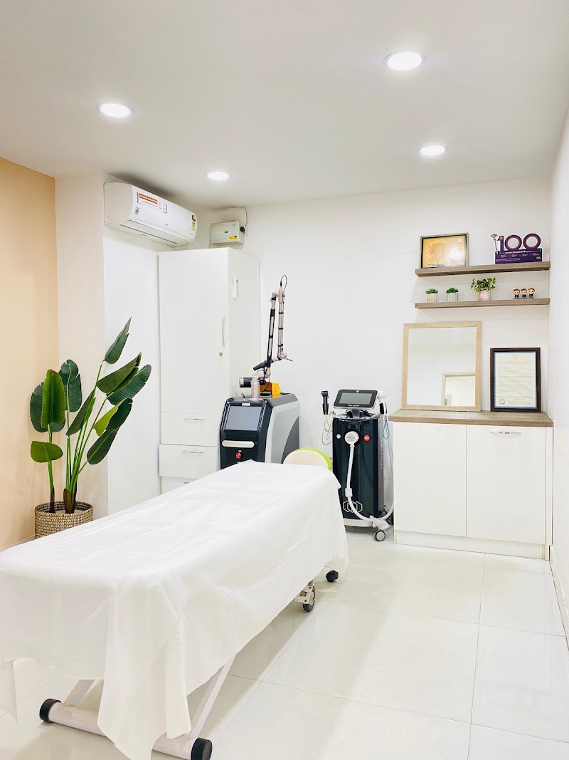 Skinray Skin & Hair Clinic - Skinray Skin & Hair Clinic 2nd Floor, Above Axis Bank, next to Fisherman's Warf Restaurant,, Haralur Road, Sarjapur Cross Road, RT Nagar, PWD Quarters, 1st Sector, HSR Layout, Bengaluru, Karnataka 560102, India